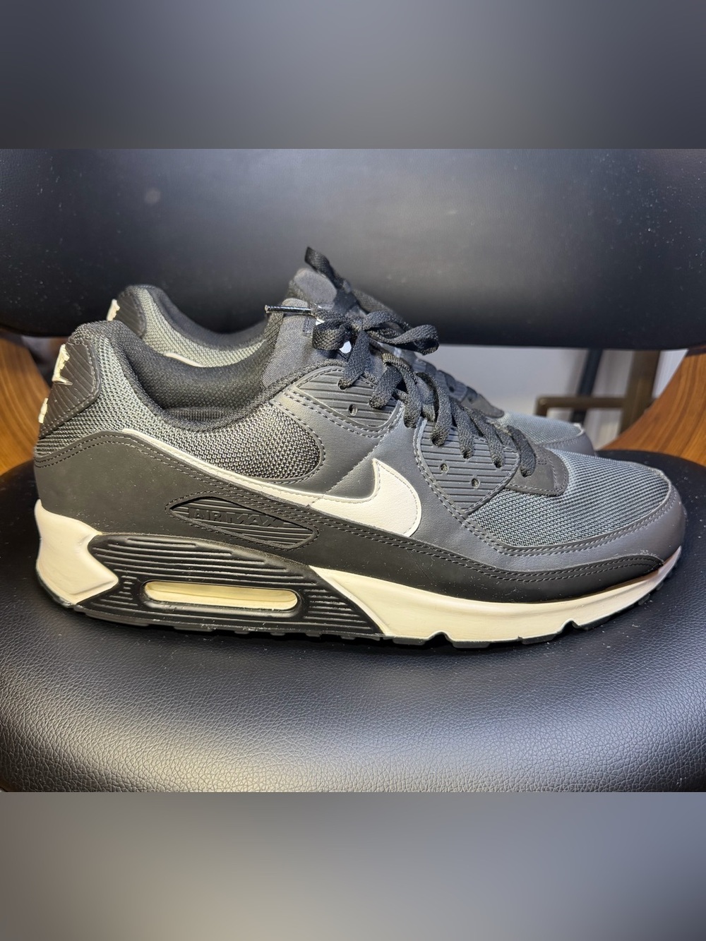 NIKE Mens Air Max 90 Casual Sneakers Shoes Iron Gray Black White Size 15 likenew